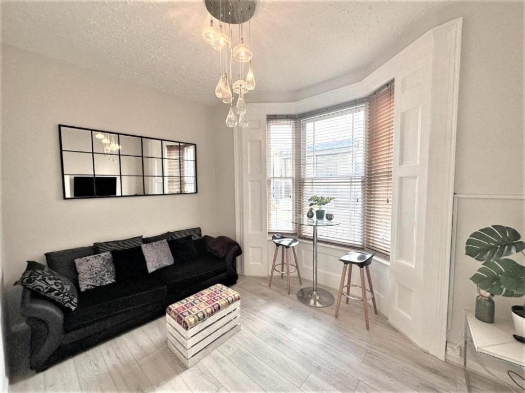 Apartment Resturday Seafront Onebedroom Bn16sma02 *